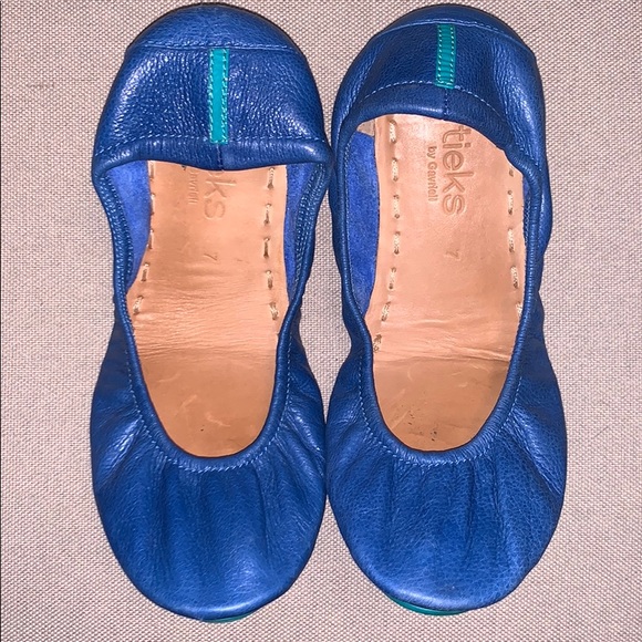 Tieks Shoes - EUC Cobalt Blue Tieks Flats - 7